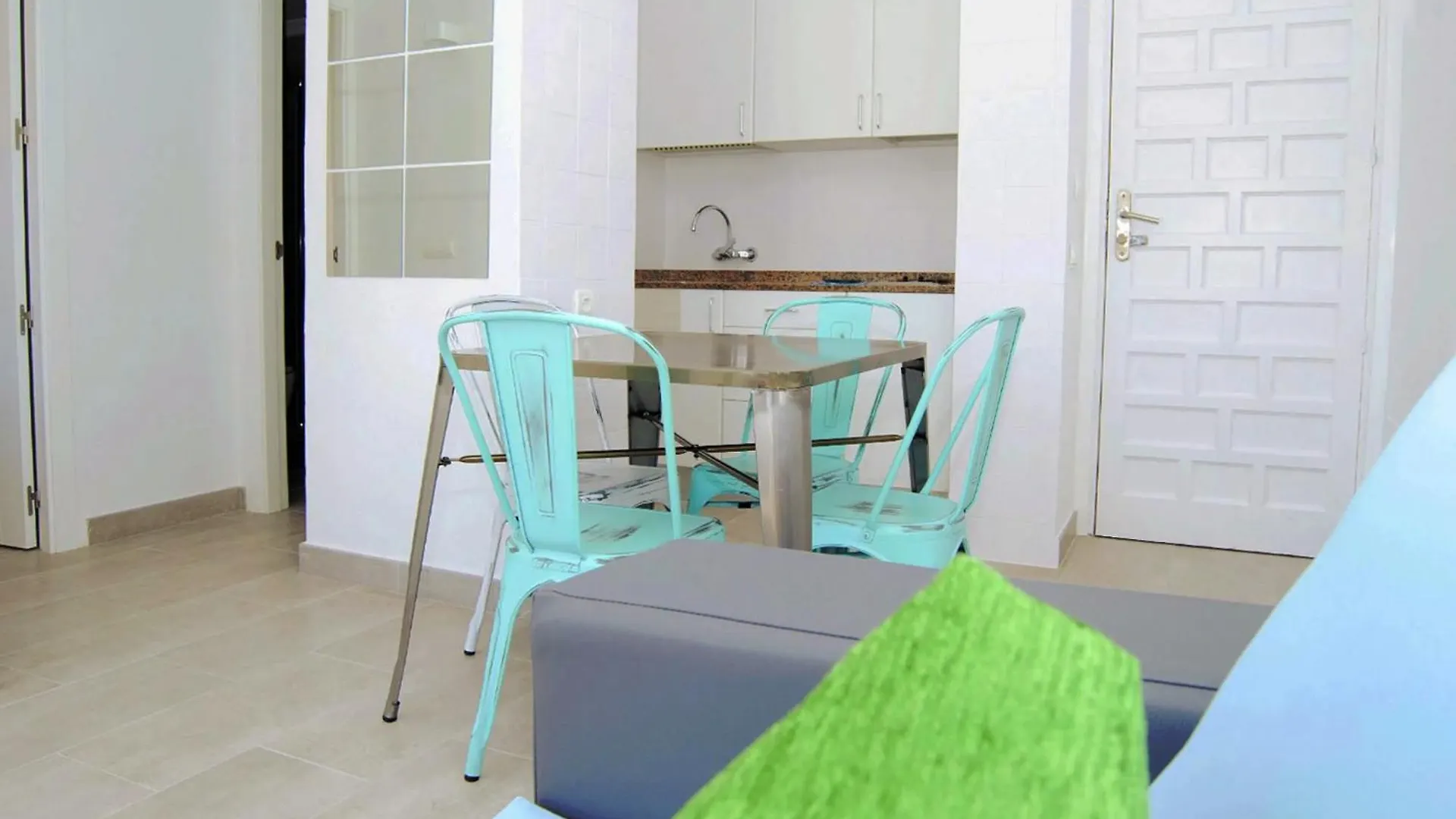 Apartamentos Marian San Antonio